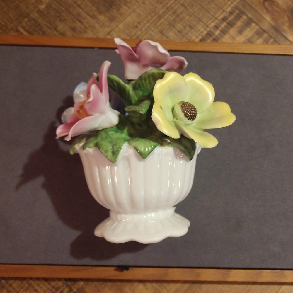 Flower Vase - Picture 5 of 8
